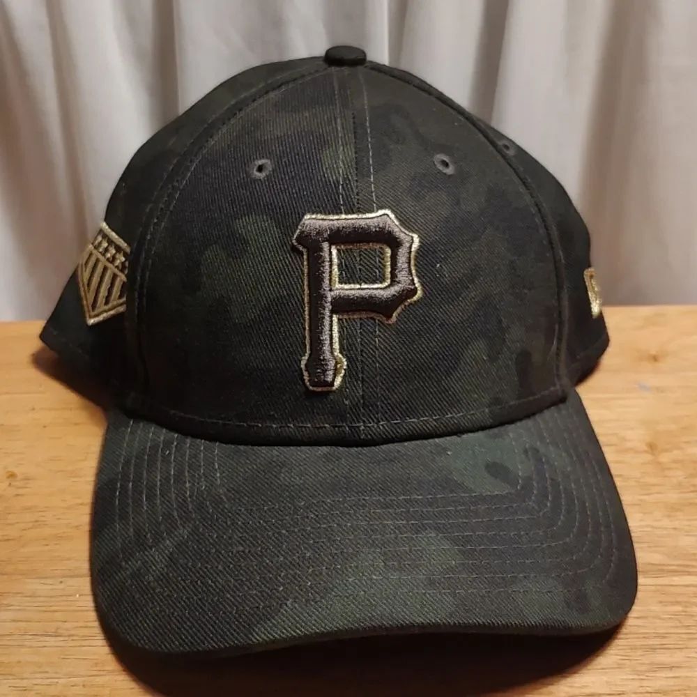 New Era Pittsburgh Pirates Dark Green Camo XXL Stretchfit Hat - New